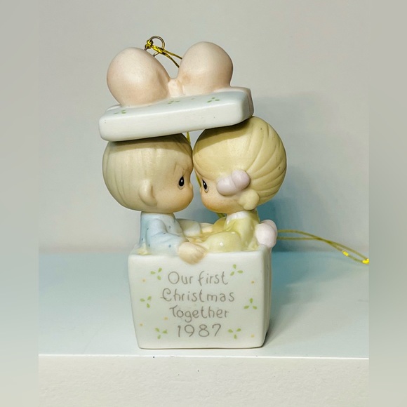 Collectible Precious Moments Ornament Lot - Picture 3 of 8